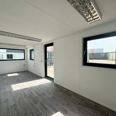 ufficio in container 7,3 x 2,7 m ufficio in container 7,3 x 2,7 m