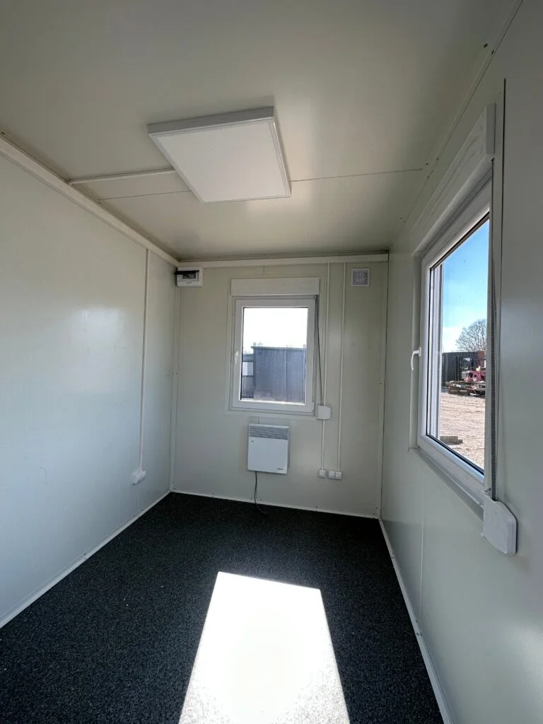 container per ufficio 3,00 × 2,44 m – cabina di sicurezza container per ufficio 3,00 × 2,44 m – cabina di sicurezza